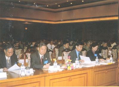 Các đại biểu dự Hội nghị sơ kết 5 năm (1999-2003) thực hiện Chương trình 135 giai đoạn I