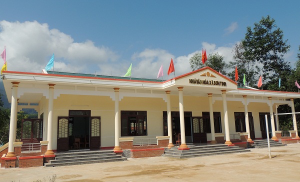 Nhà văn hóa xã Sơn Tinh, huyện Sơn Tây, Quảng Ngãi được xây dựng từ nguồn vốn Chương trình 135