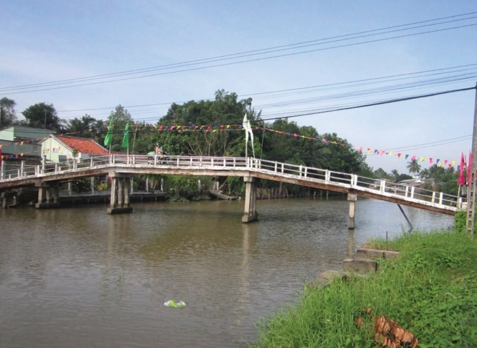 Đường giao thông nông thôn ở xã Long Phú, huyện Long Phú, Sóc Trăng được xây dựng từ nguồn vốn Chương trình 135