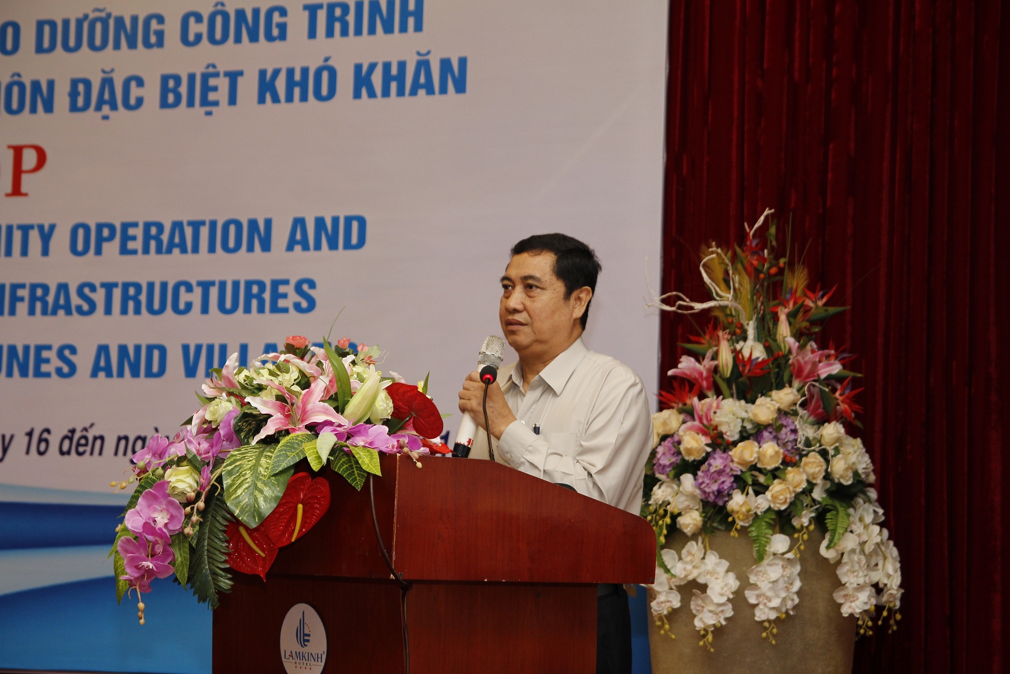 Thứ trưởng, Phó Chủ nhiệm Ủy ban Dân tộc Sơn Phước Hoan phát biểu tại Hội thảo chia sẻ kinh nghiệm về duy tu bảo dưỡng công trình 135