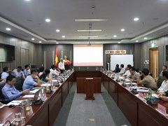 Bộ trưởng, Chủ nhiệm Đỗ Văn Chiến nghe báo cáo nội dung triển khai Nghị quyết số 120/2020/QH14 